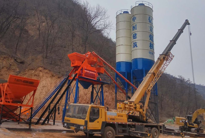 小型混凝土攪拌站生產現場