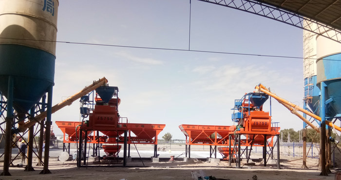 35攪拌站（zhàn）生產現場