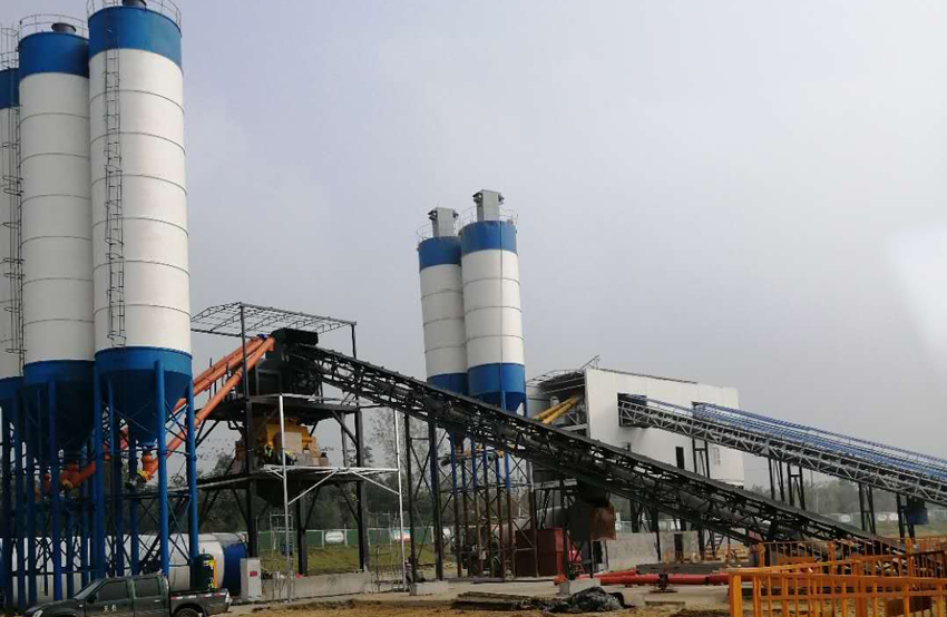 六安HZS180混凝土攪拌站客戶現場