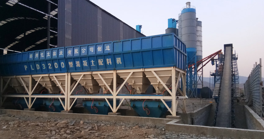 hzs180混（hún）凝土攪拌站客戶現場