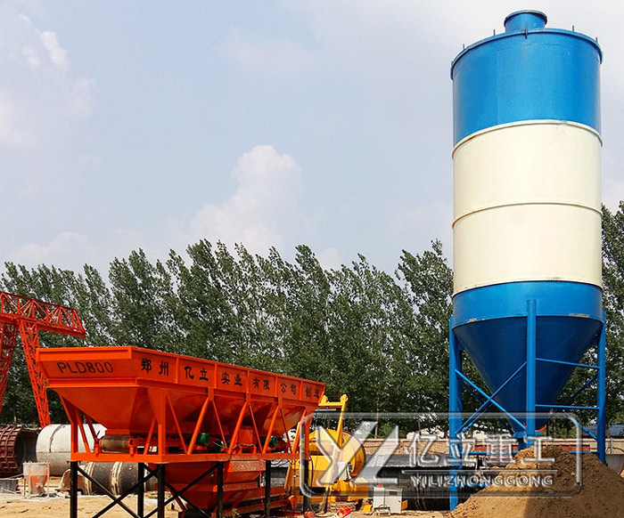 HZS25混凝土攪拌站用戶現場 效率高 質量好