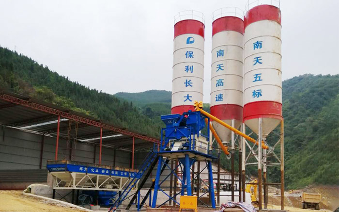 HZS50混凝土攪拌（bàn）站用戶生產現場實拍 廠家 價格實惠