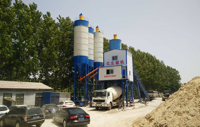 混凝（níng）土攪拌站安裝施工現場 安全施工順利完成