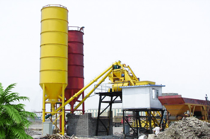 小（xiǎo）型混凝土攪拌（bàn）站設備用戶現場