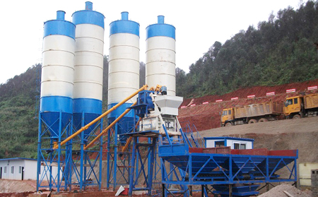 億立混（hún）凝土攪拌站設備