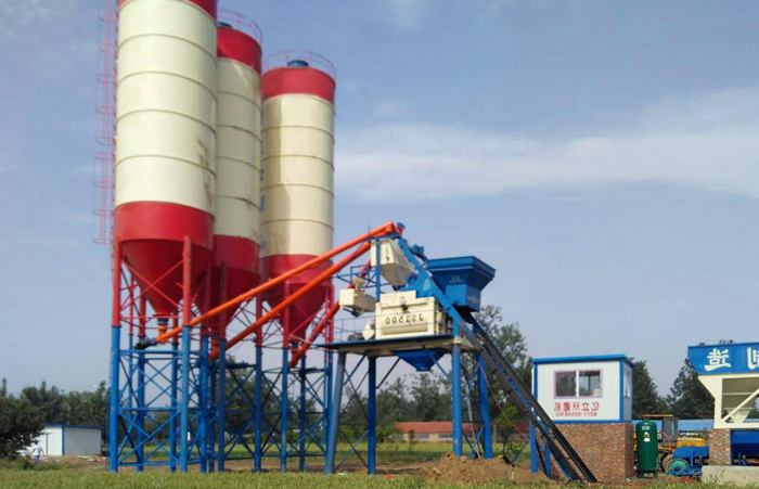 混（hún）凝土攪拌站設備用戶案例現場實（shí）拍_廠家_歡迎（yíng）實地考察