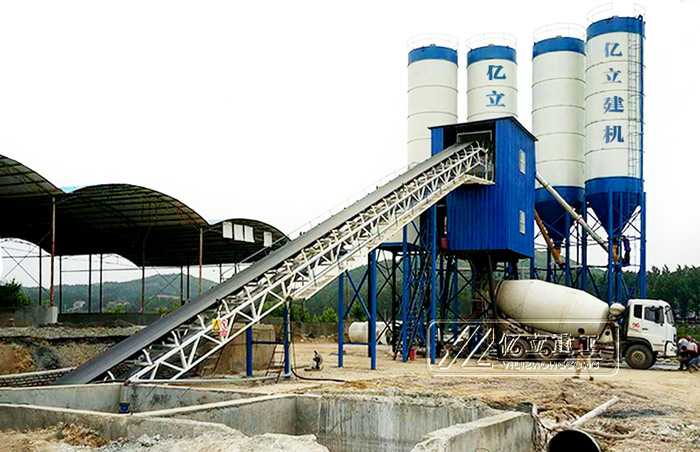 大型混凝(níng)土攪拌站用戶現場(chǎng)實拍