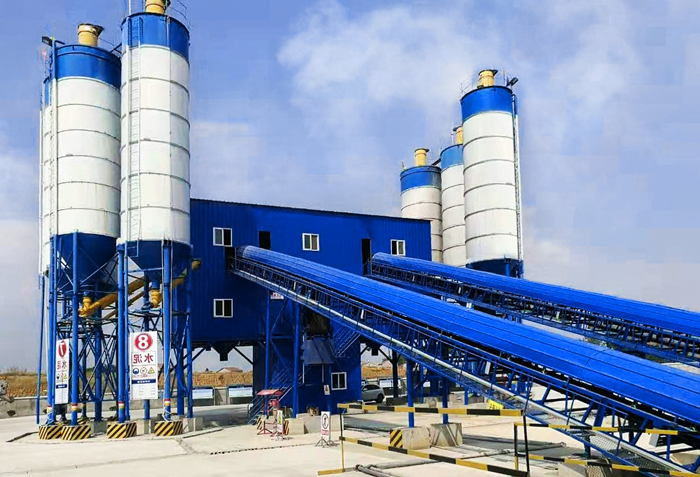 混凝土攪拌站設備_皮帶機（jī）上料攪拌站設備